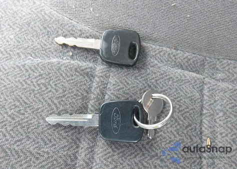 2000 Ford Explorer Xls из США, поврежденный, VIN 1FMZU72X2YUB64879